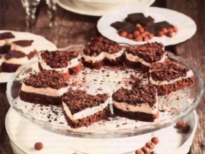 Орехово-шоколадные пирожные